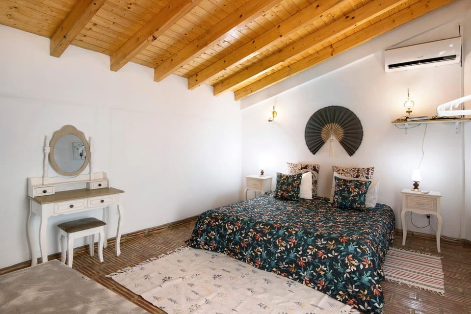 Property building, Living room, Bedroom