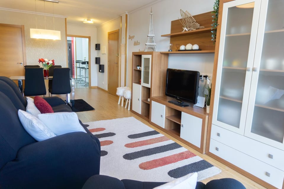 Communal lounge/ TV room, TV and multimedia, Living room, Seating area