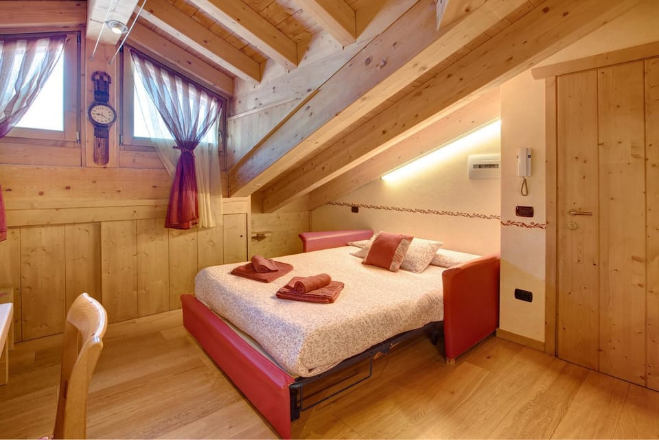 Property building, Living room, Bedroom