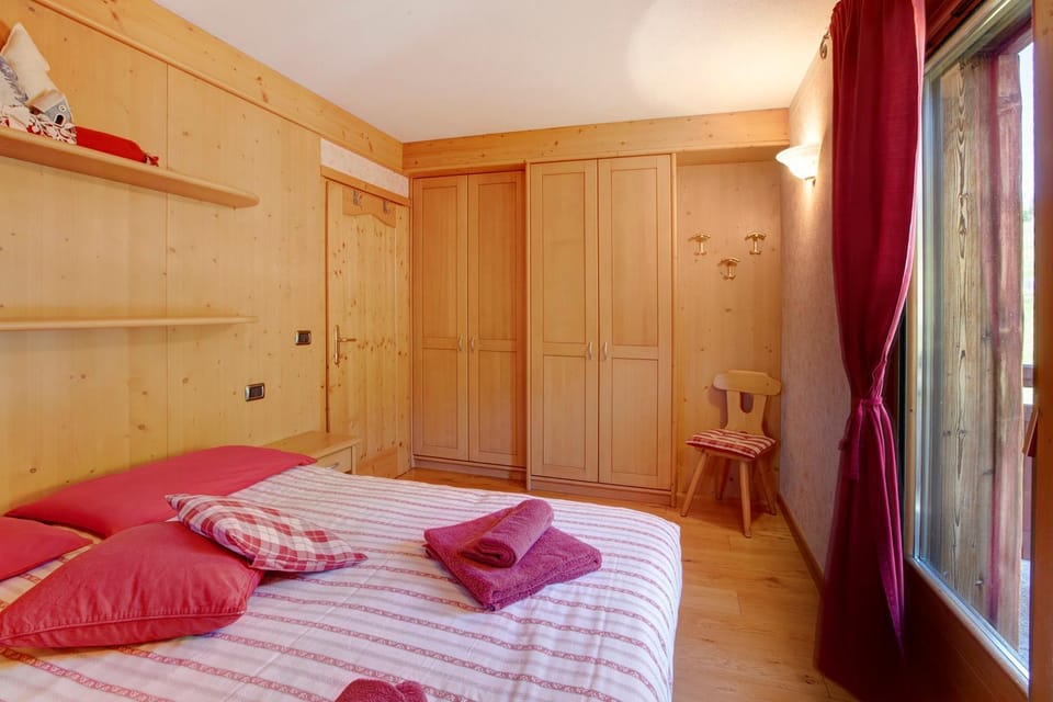 Property building, Living room, Bedroom