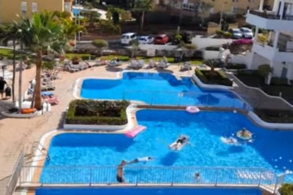 Appartamento May Flowers Playa de Los Cristianos Apartment in Los Cristianos