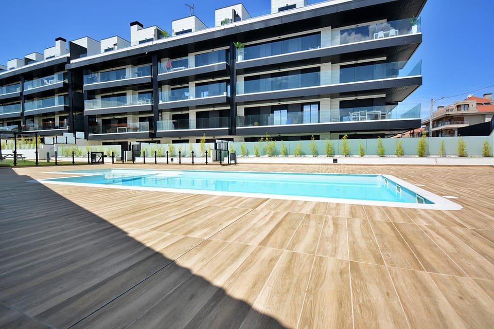 Property building, Pool view, Swimming pool, sunbed