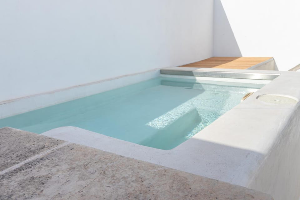 Bathroom, Swimming pool