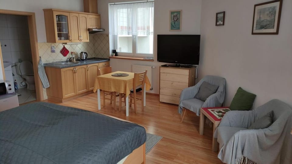 TV and multimedia, Kitchen or kitchenette, Living room