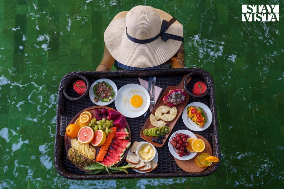 Food, Swimming pool