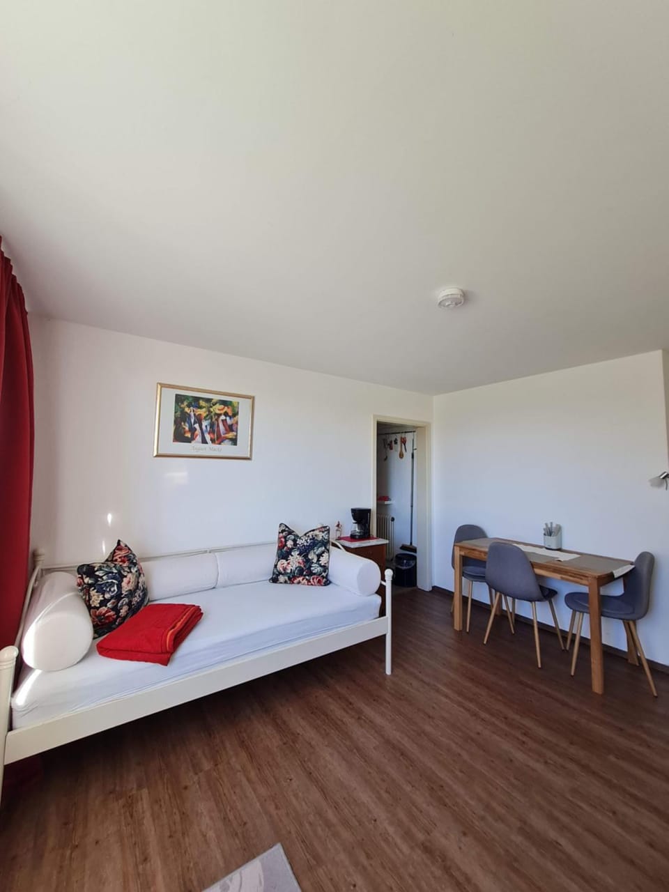 Living room, Photo of the whole room, Seating area