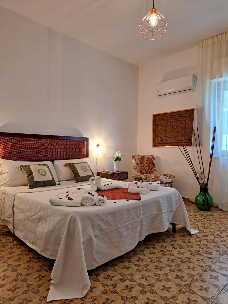 Bed, Bedroom, air conditioner