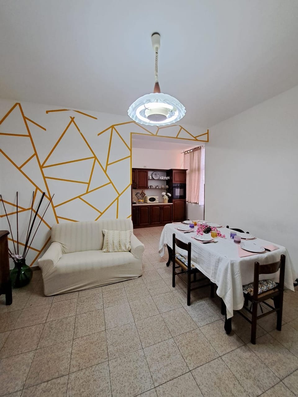 Seating area, Dining area