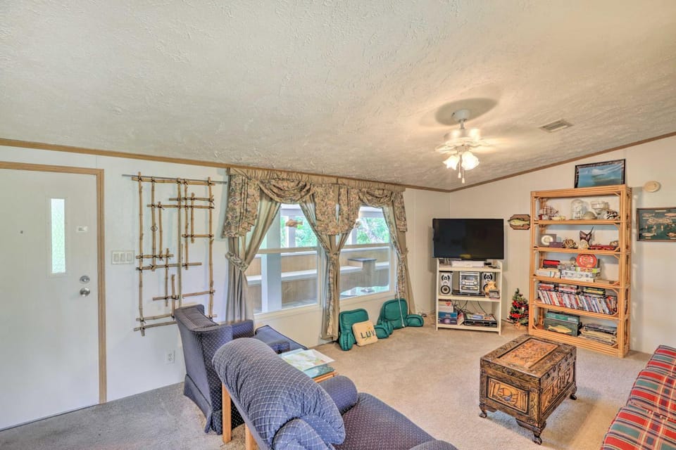 Bright Steinhatchee Home: Proximity to Ocean! House in Florida