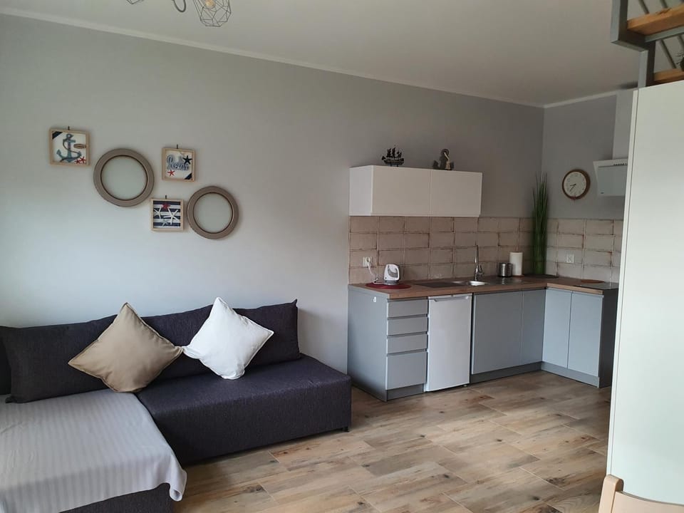 Kitchen or kitchenette, Living room, Seating area