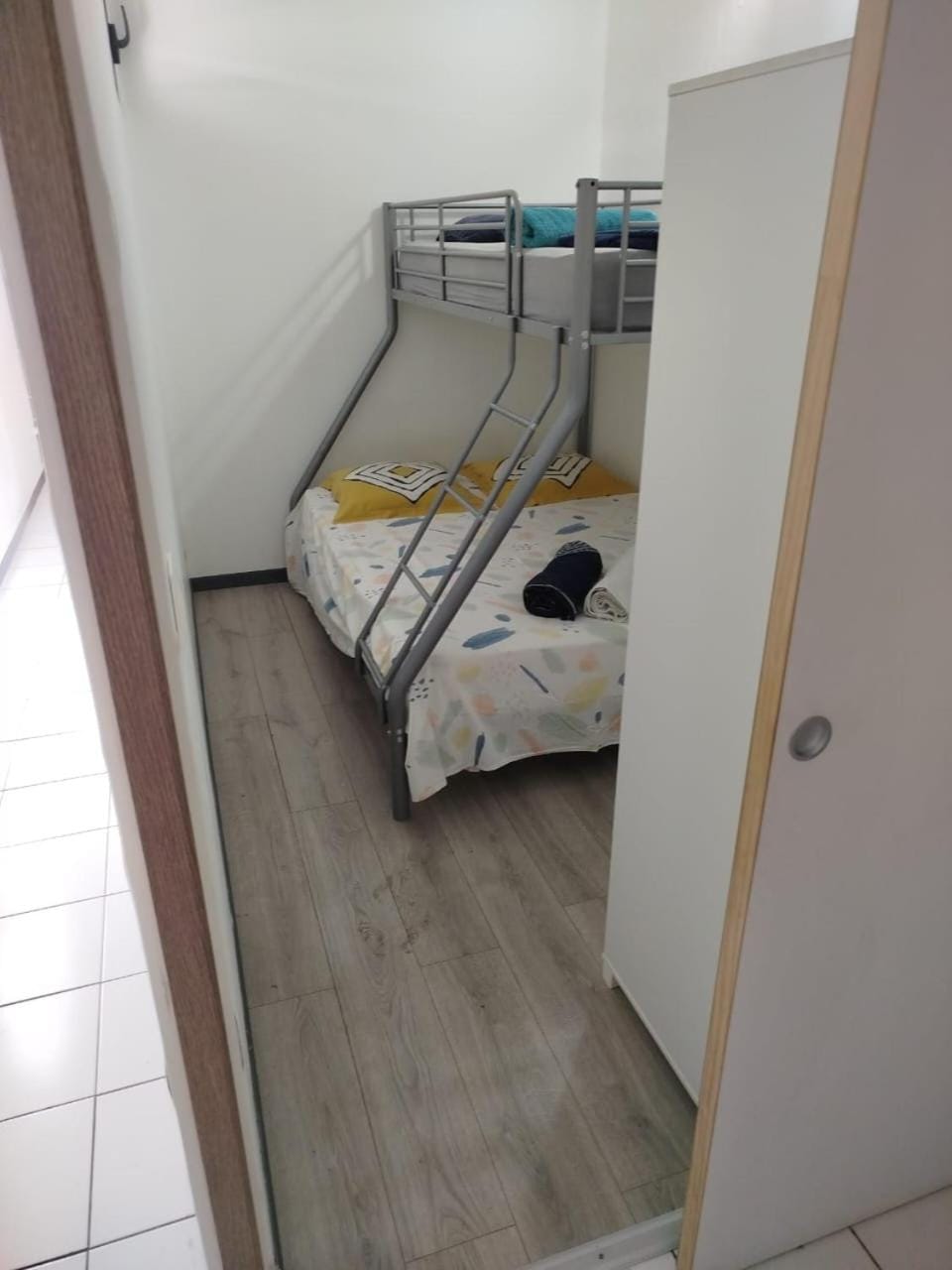 Bedroom, bunk bed