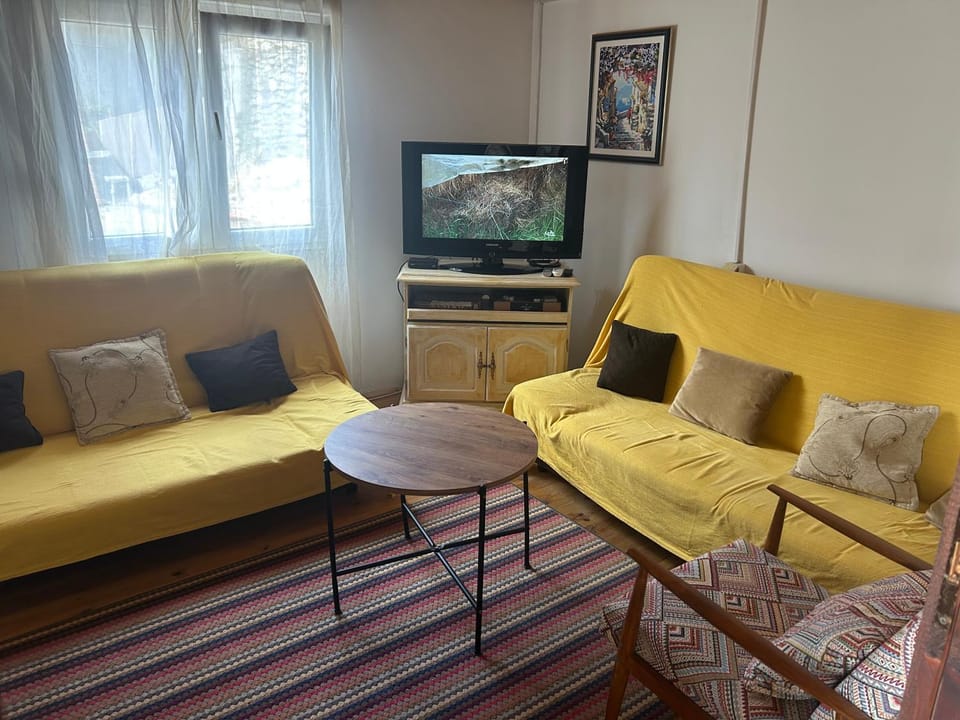 Family Guest House Apartment in Ulcinj