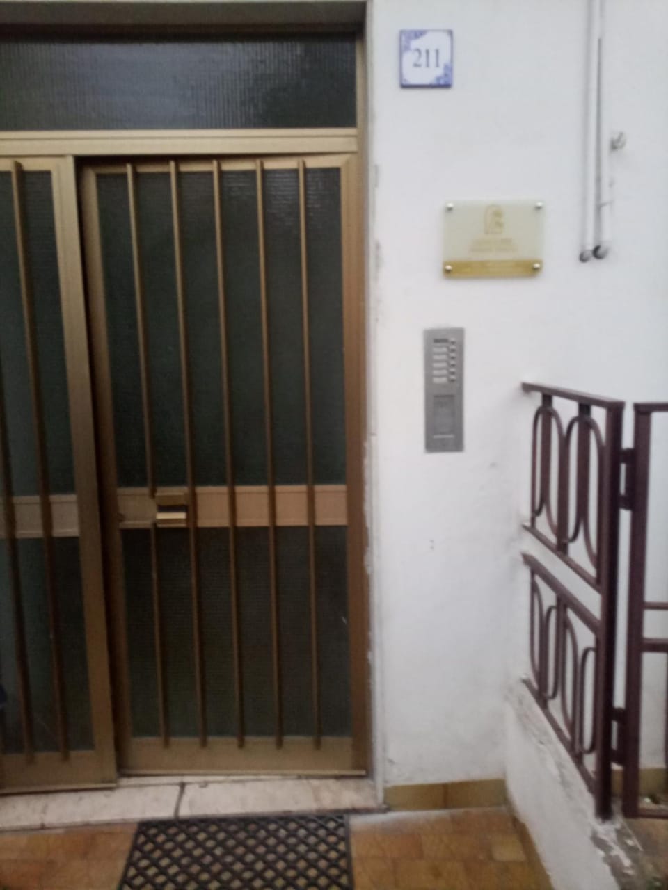 Facade/entrance