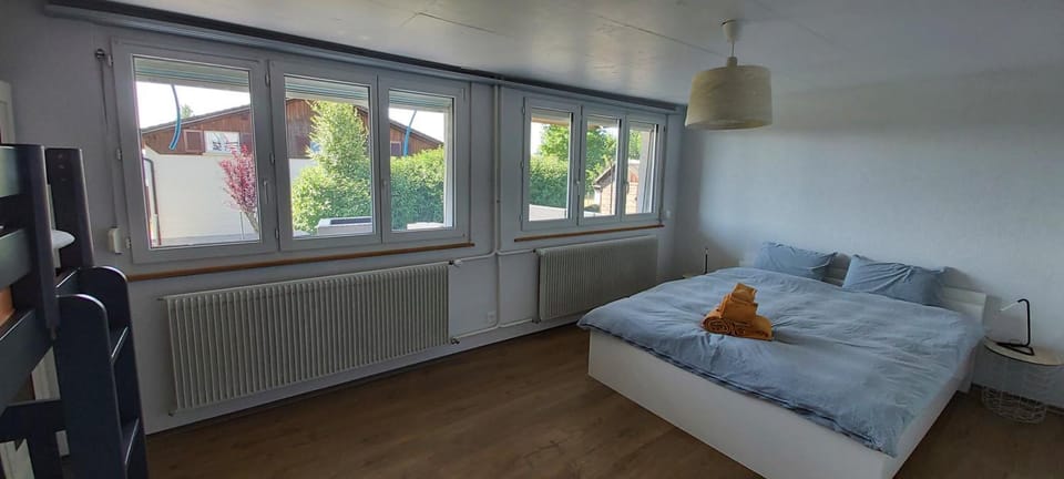 Bed, Photo of the whole room, Bedroom
