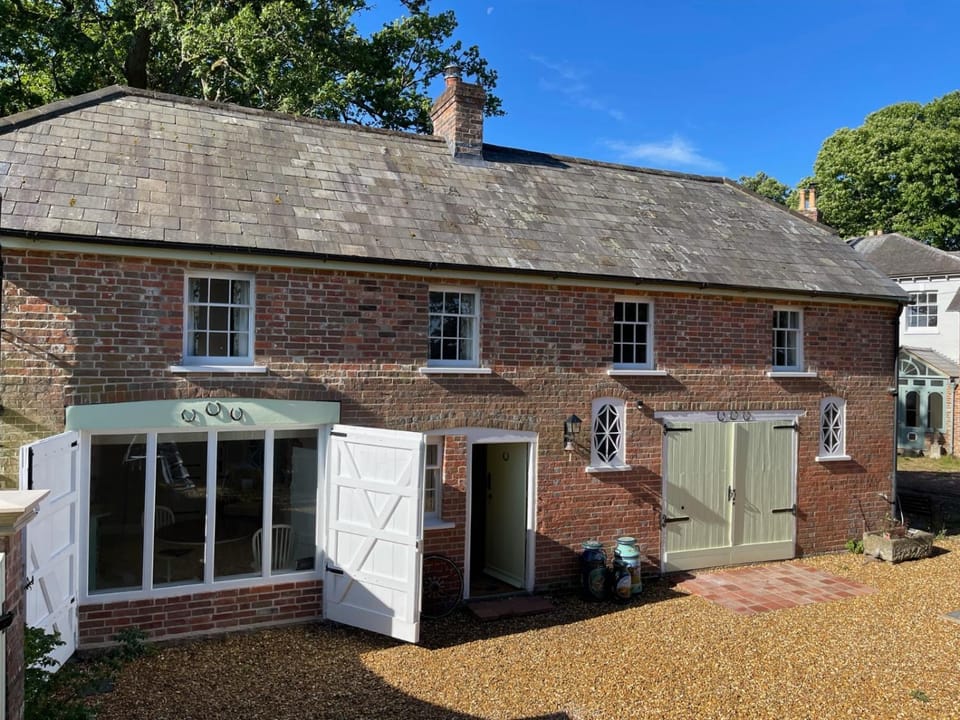 The Georgian Coach House:New Forest with hot tub House in East Dorset District