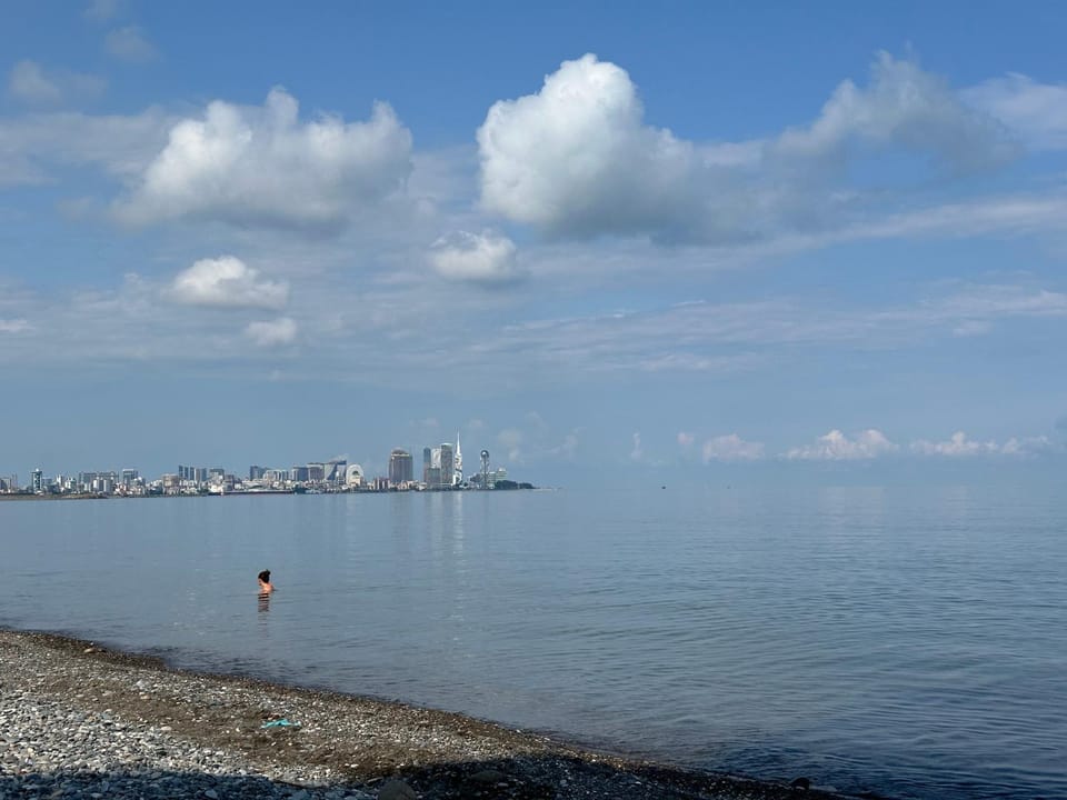 Seaside apartment_abuseridze Apartment in Batumi