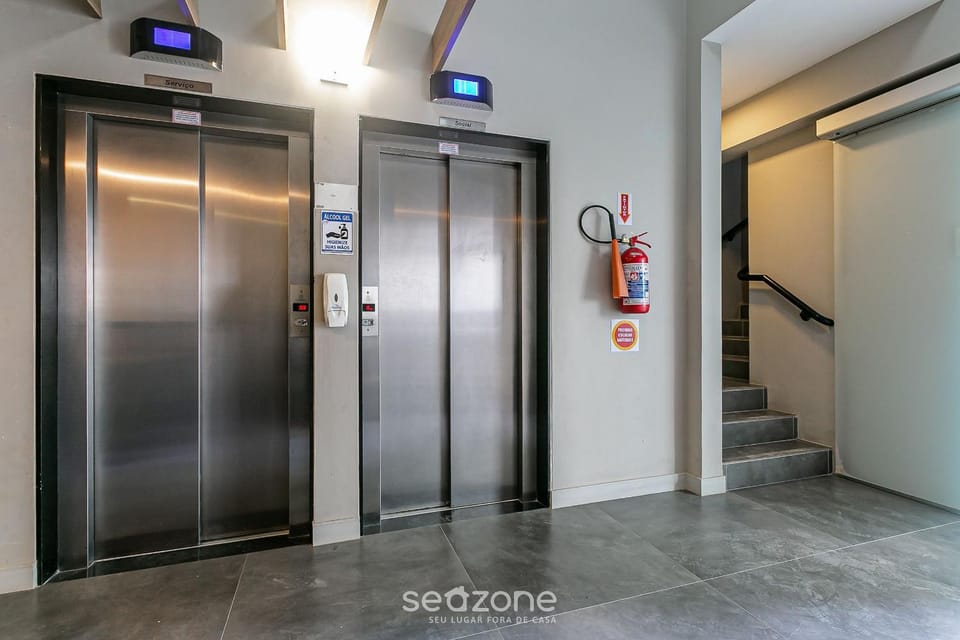 Facade/entrance, elevator
