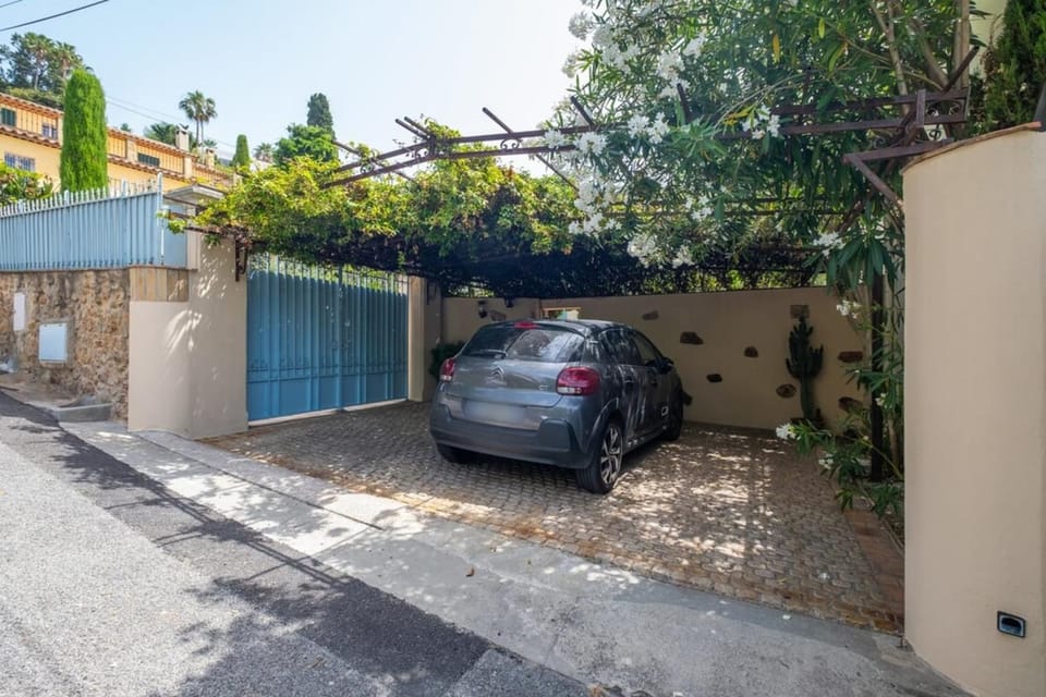 Property building, Parking