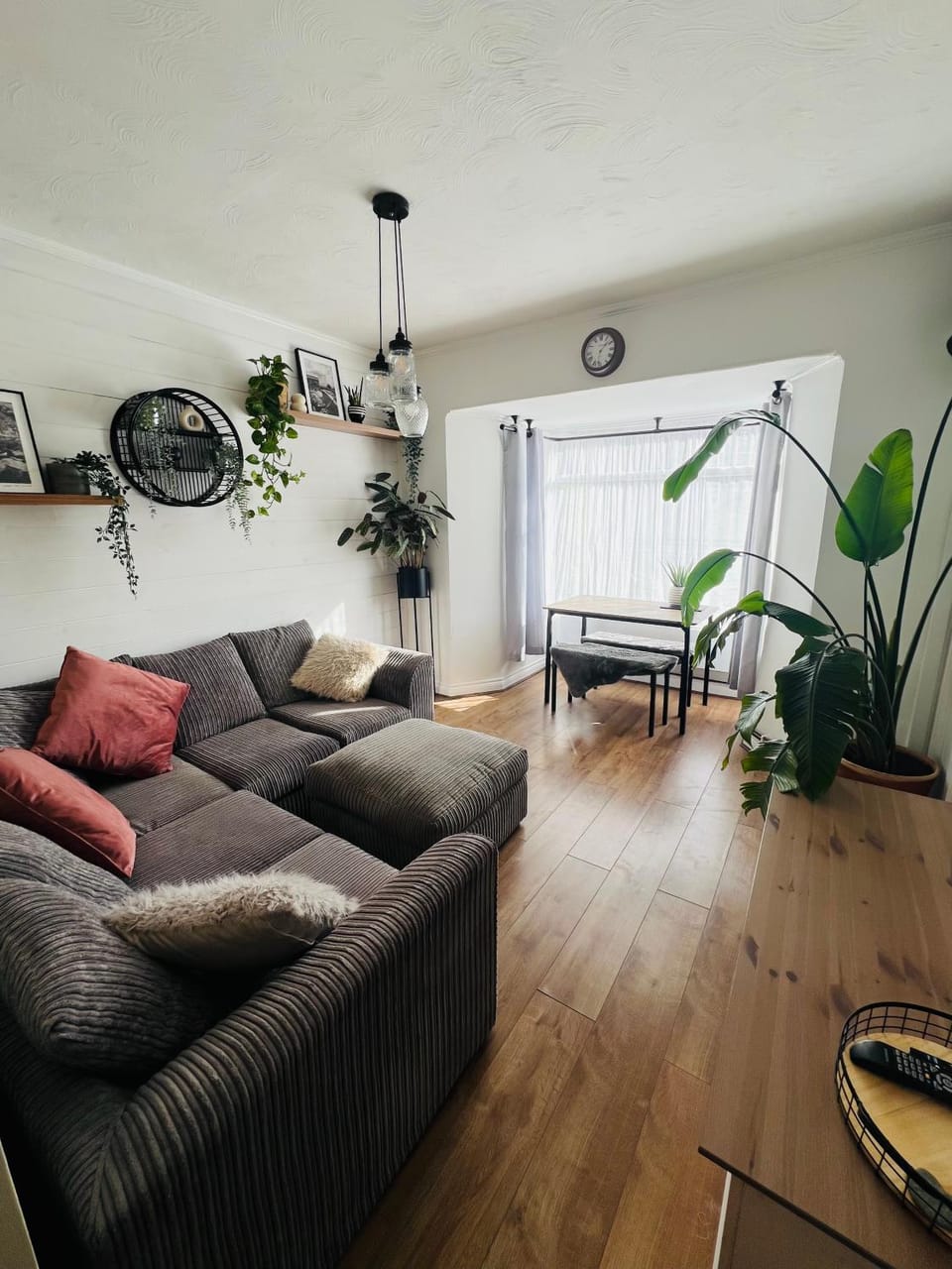 TV and multimedia, Living room, Dining area