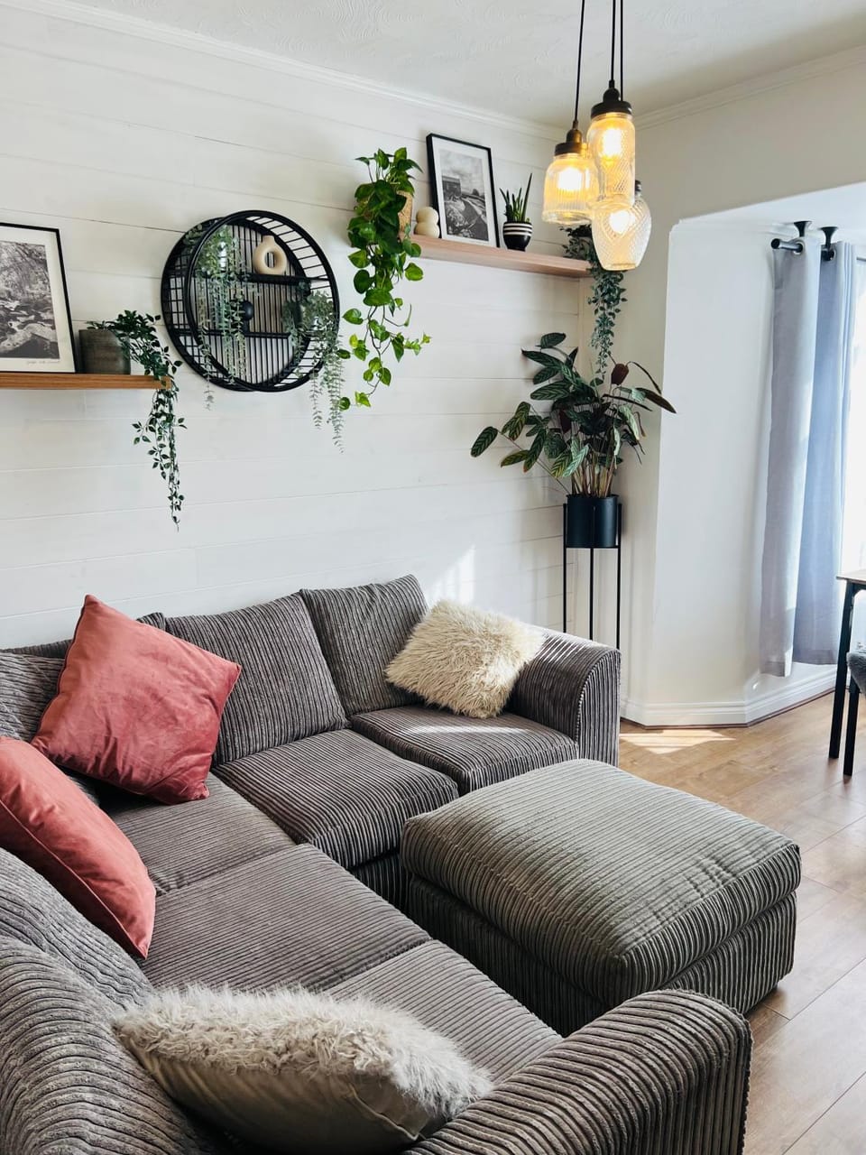 TV and multimedia, Living room, Seating area