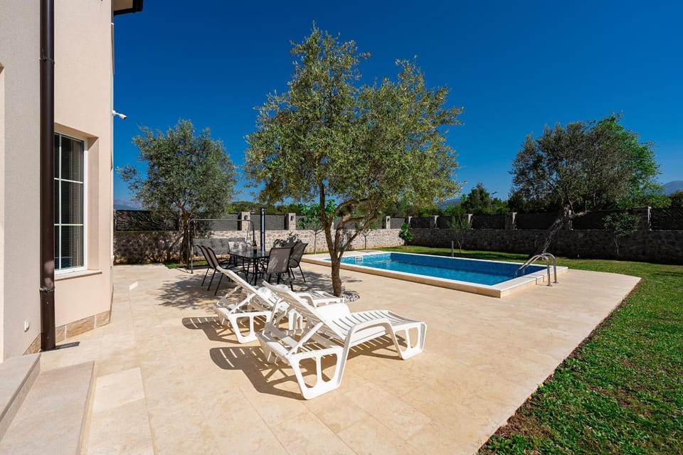 Patio, Garden, Garden view, Swimming pool