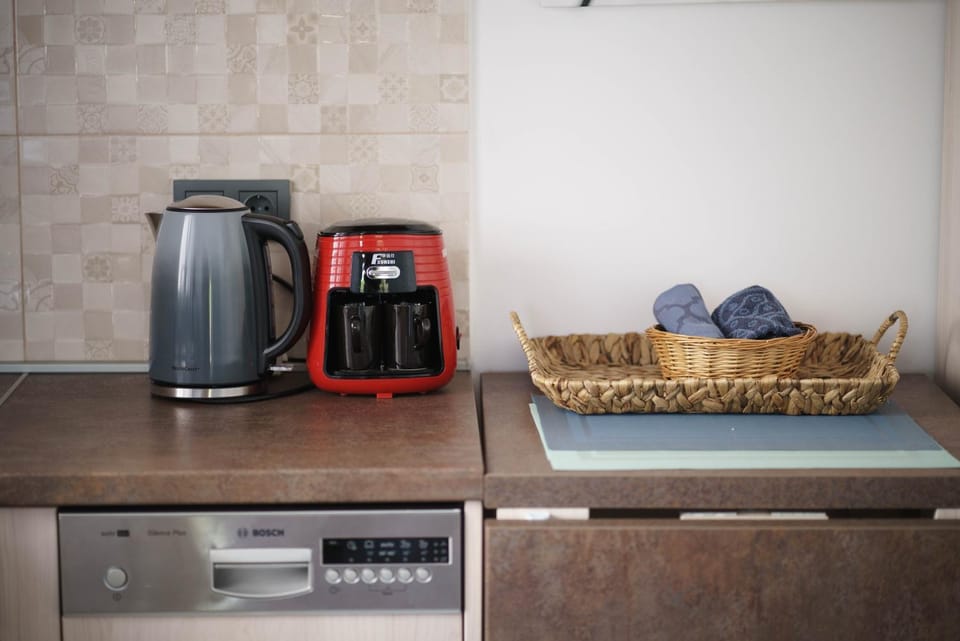 Coffee/tea facilities, Kitchen or kitchenette