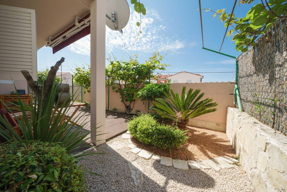 Garden, Garden view