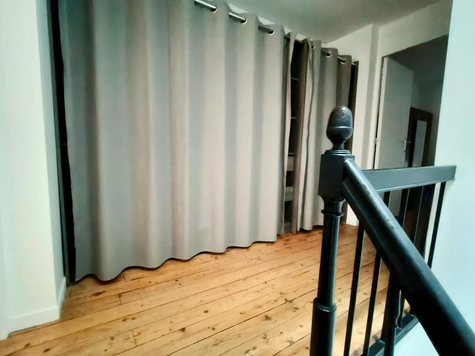 gîte lumineux a mers les bains au dessus d'un ancien commerce mersois en duplex pour 4 personnes pour du repos, des vacances ou pour le travail Apartment in Normandy