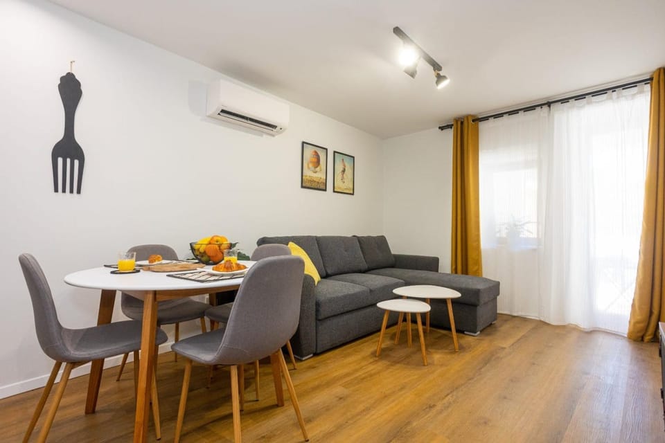 Living room, Seating area, Dining area