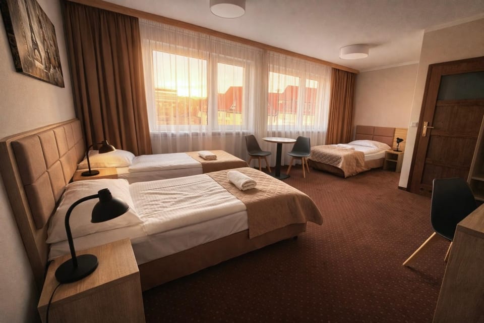 Bed, Living room, Photo of the whole room, Bedroom, towels