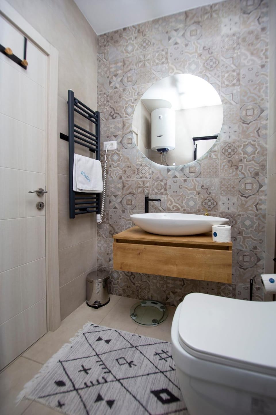 Bathroom, towels