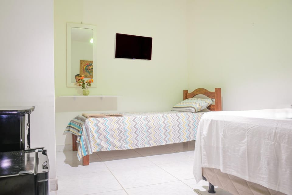 Bed, TV and multimedia, Photo of the whole room