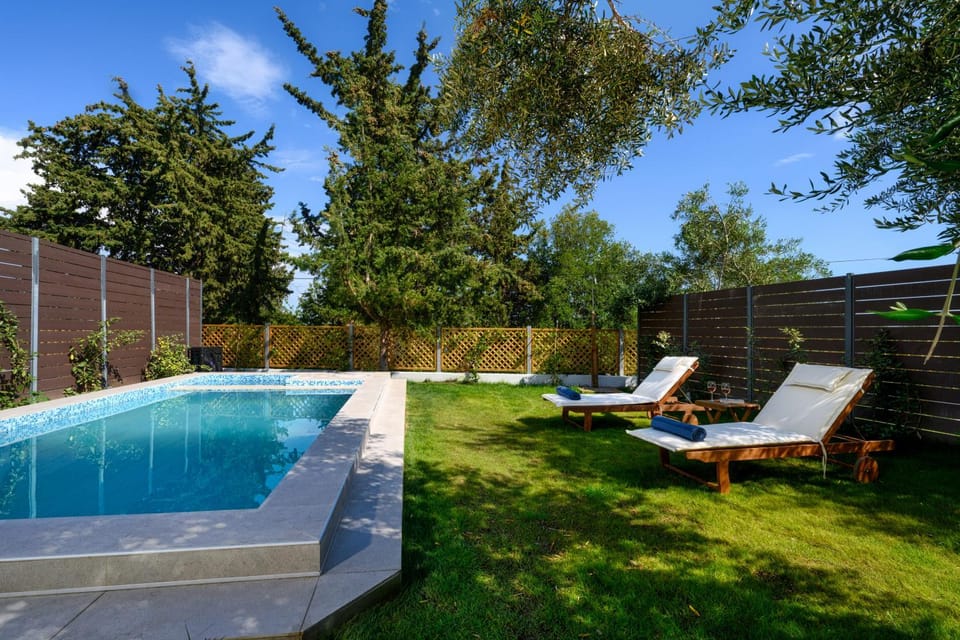 Garden, Swimming pool