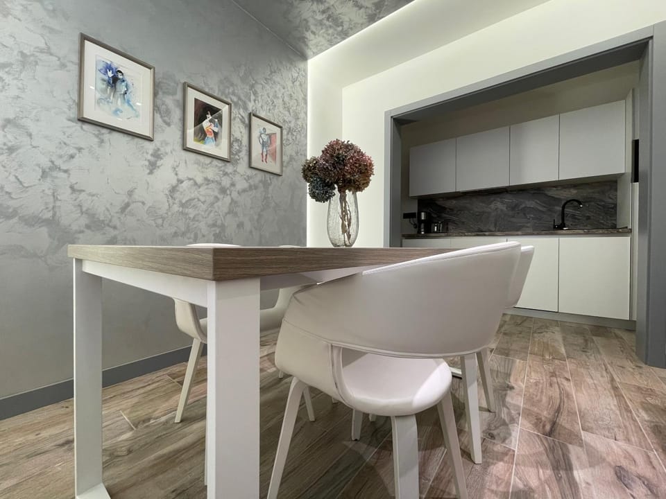 Kitchen or kitchenette, Living room, Dining area