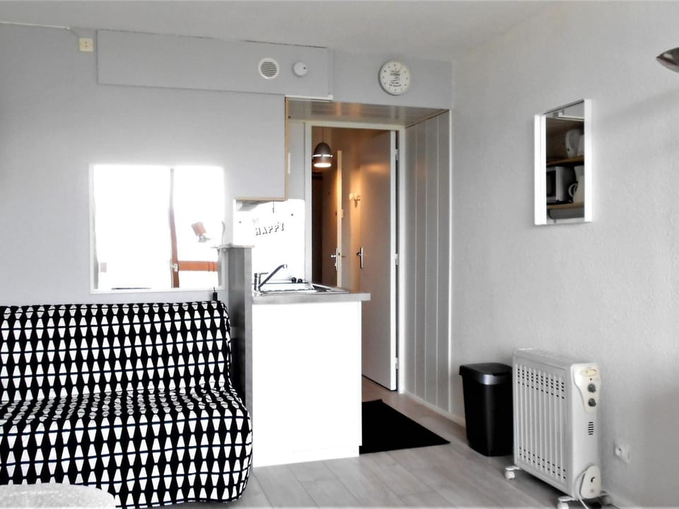 Studio Rénové Ski aux Pieds avec Balcon et WIFI Gratuit - FR-1-267-189 Apartment in Villarembert