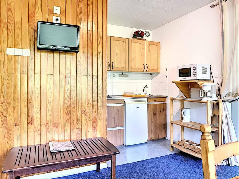 Studio lumineux au Corbier, balcon, 4 pers - FR-1-267-223 Apartment in Villarembert