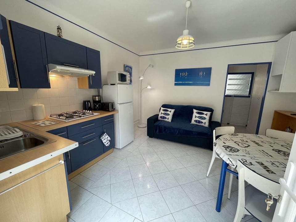 Appartement Moderne 2 Pièces + Cabine, Terrasse, Proche Plage – Saint-Jean-de-Monts - FR-1-224C-204 Cabin in Saint-Jean-de-Monts