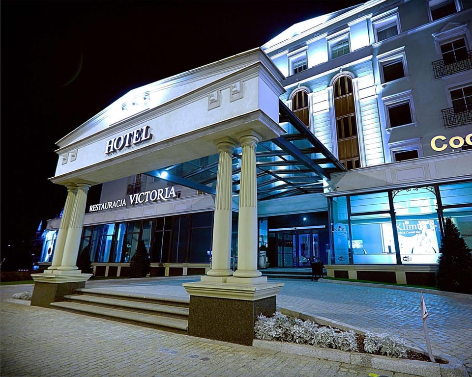 Property building, Facade/entrance, Property logo or sign