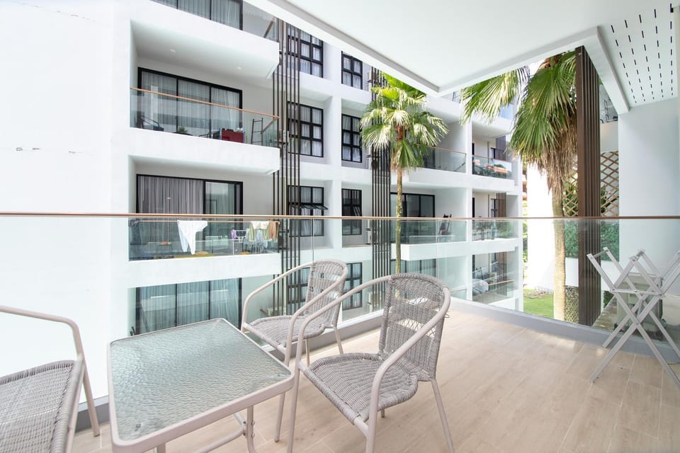 Property building, Day, View (from property/room), Balcony/Terrace