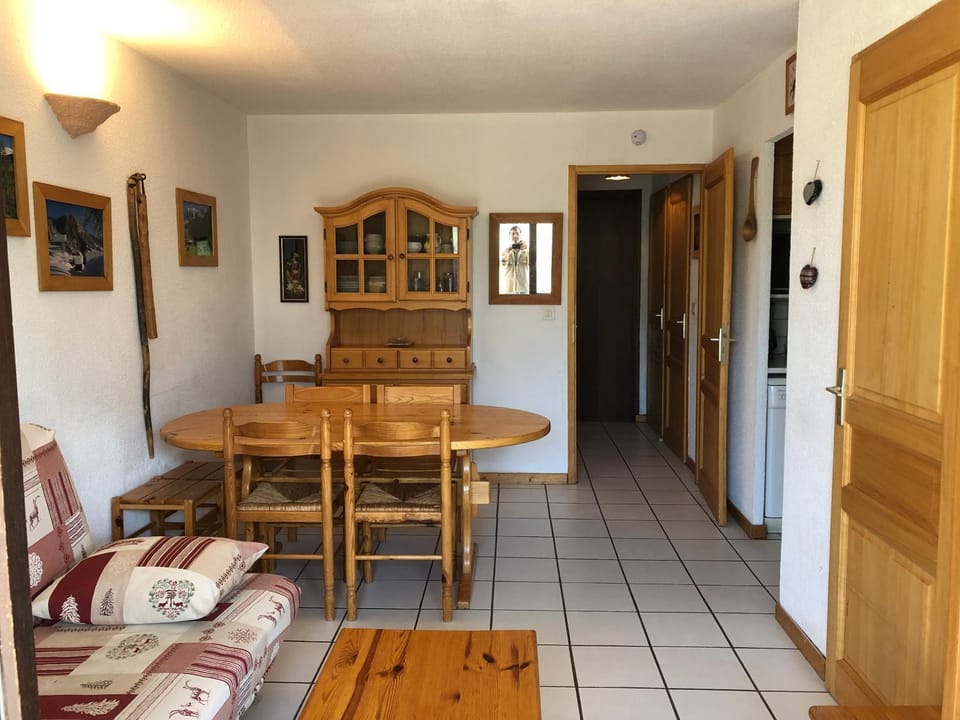 Communal lounge/ TV room, Dining area