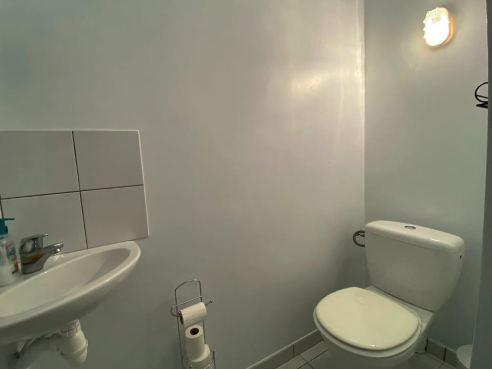 Maison calme avec jardin, à 500m de la plage, proche commerces, bien équipée pour 4 personnes - FR-1-639-19 House in Brittany