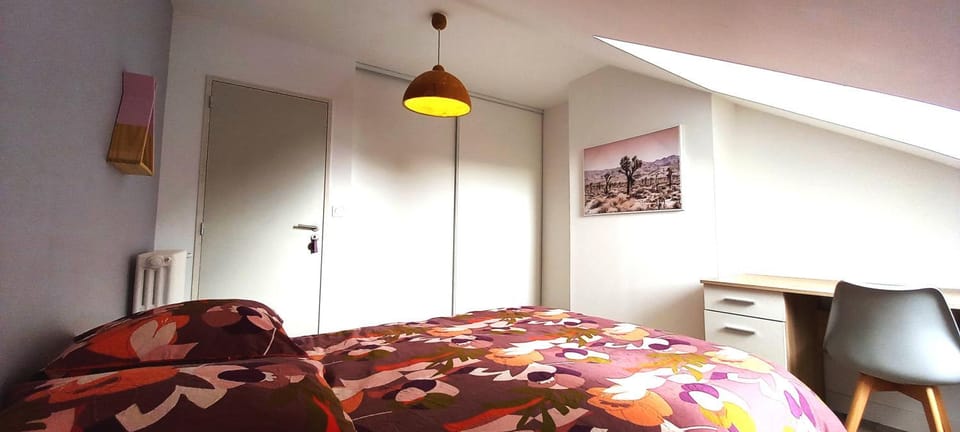 Bed, Photo of the whole room, Bedroom, wardrobe