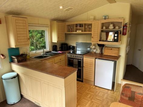 Gold 10 - Cornish Coastal Retreats Apartment in England