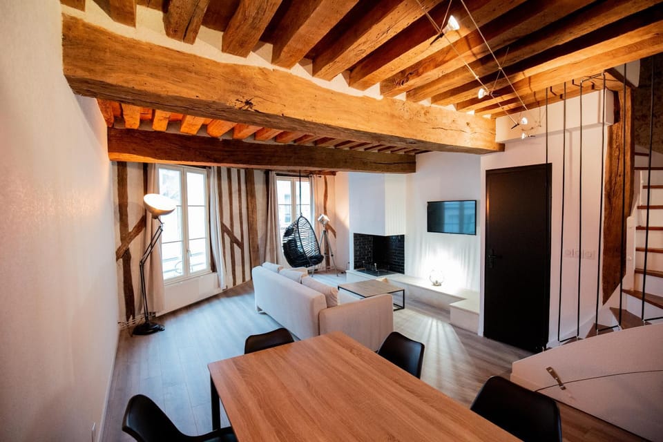 Living room, Dining area