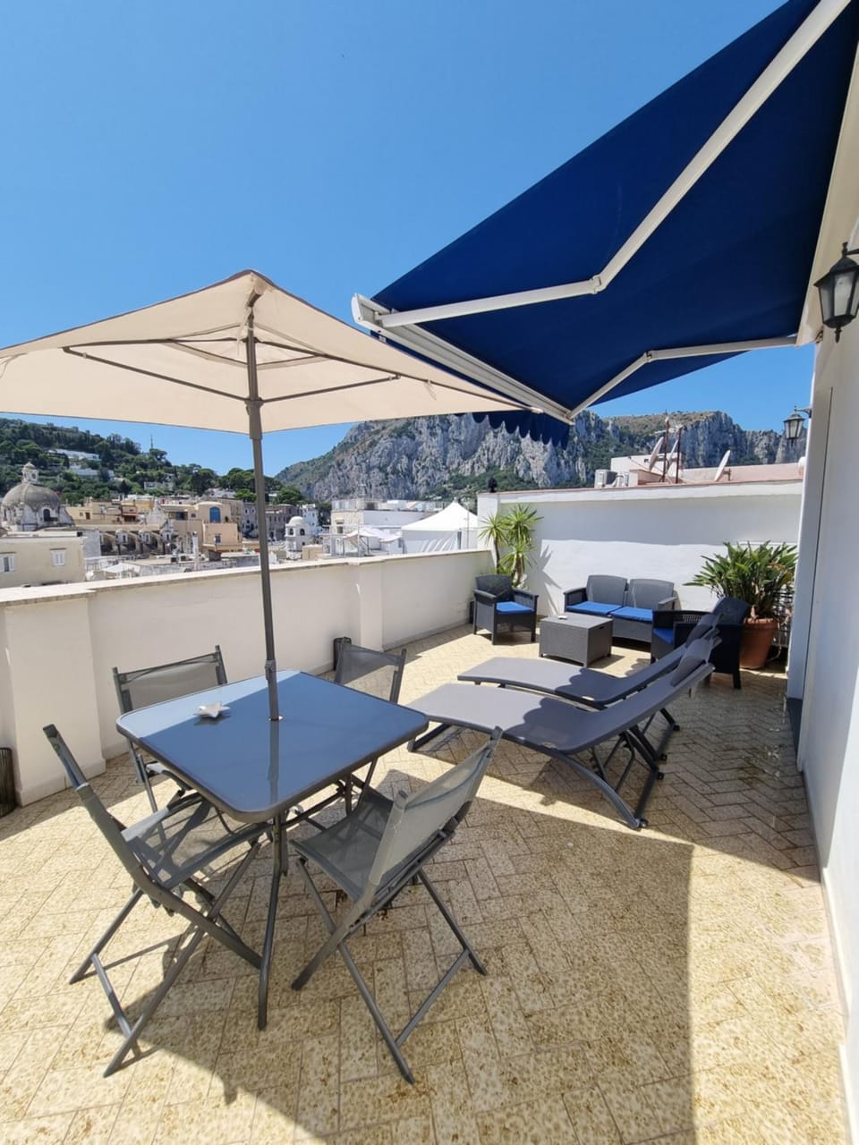 Patio, Day, Natural landscape, View (from property/room), Balcony/Terrace, Dining area, Sea view, sunbed