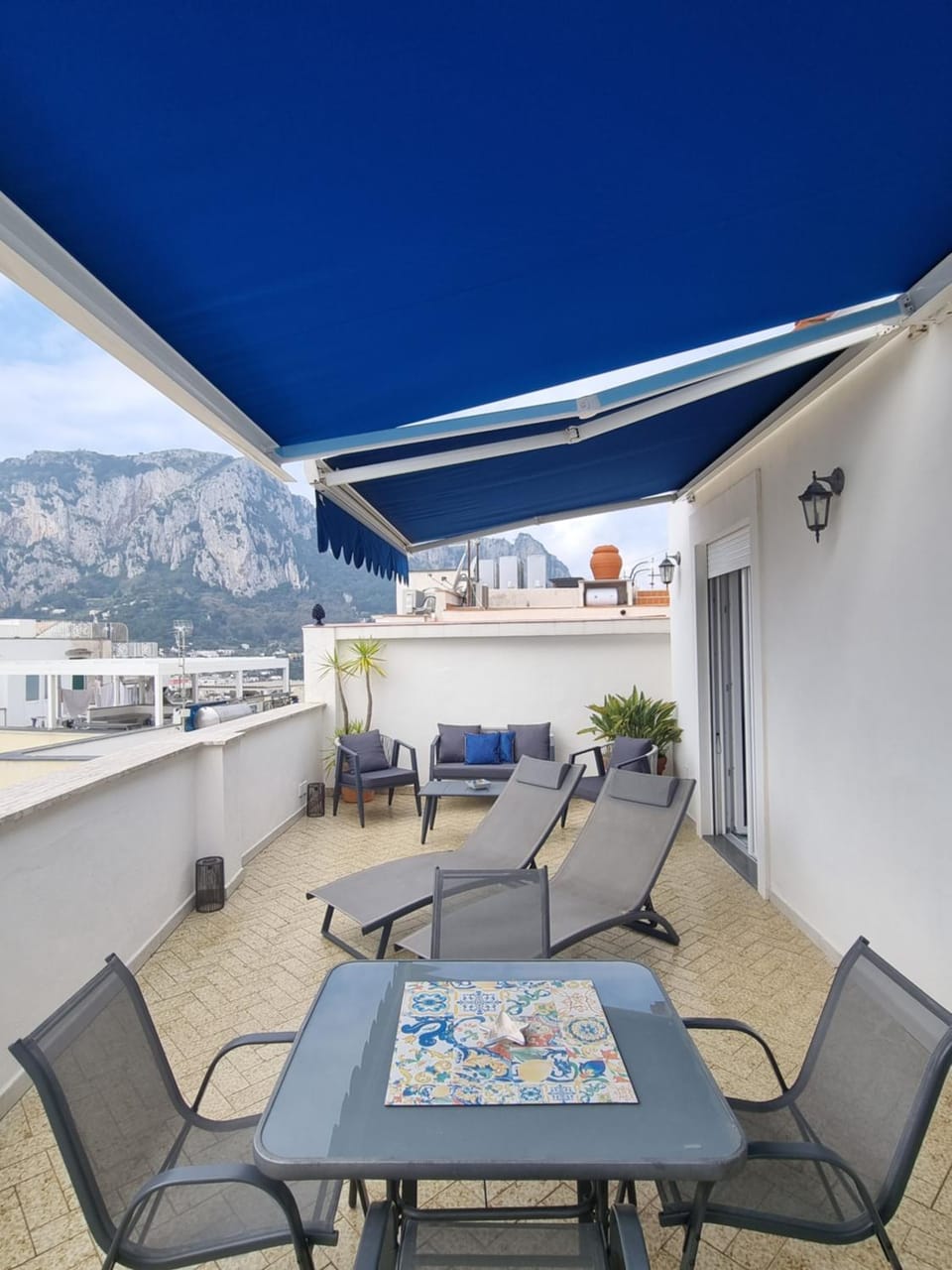 Patio, Day, Natural landscape, View (from property/room), Balcony/Terrace, Seating area, Dining area, Mountain view, sunbed