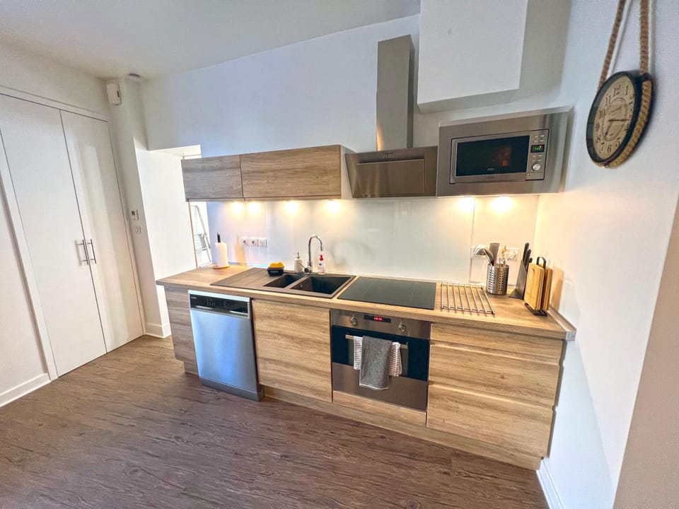 Kitchen or kitchenette