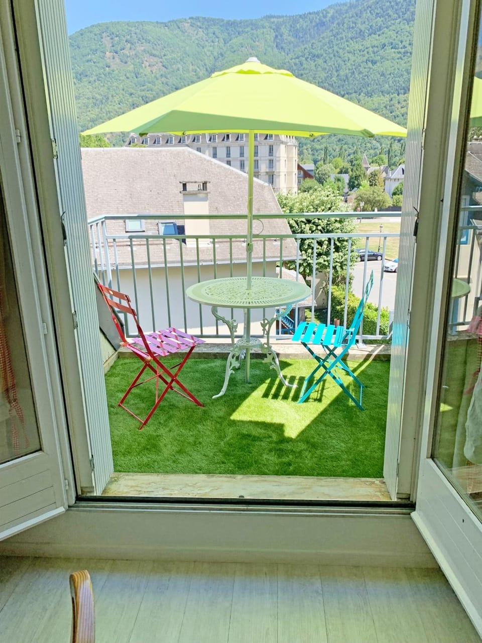 Balcony/Terrace, Mountain view