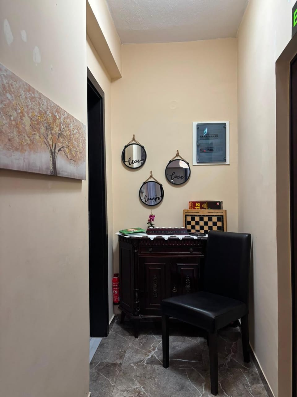 Facade/entrance