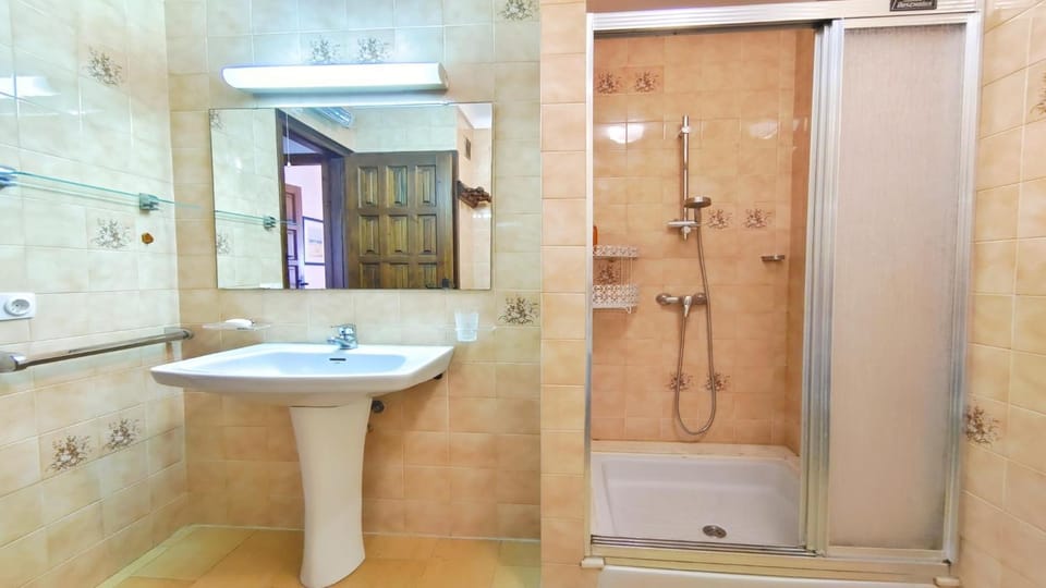 Shower, Bathroom